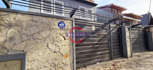 Venta Excelente Casa De 6 Ambientes Con Jardín, Quincho, Pileta Y Parrilla Florida Este