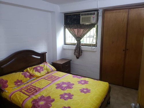 Imagen 2 de 14 de Apartamento En Venta En Laguna Ii (marco 04243431163)