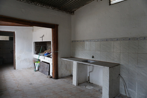 2 Hermosas Casas Con Playa De Estacionamiento Y Galpón De 120 M2