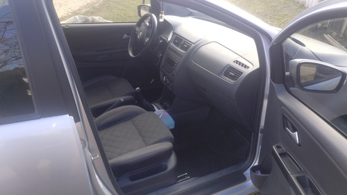 Volkswagen Suran 1.6 Highline 101cv