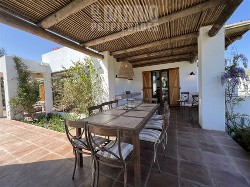 Casa En Venta De 3 Dorm. En Colina