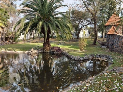 Imagen 6 de 21 de Venta Casa En Housing En Villa Warcalde 3 Dormitorios, Pileta.