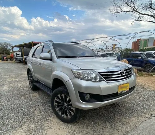 Toyota Fortuner 4x2 Sr5 2.7lt