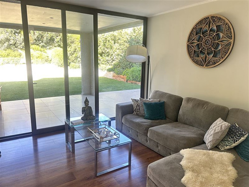 Casa En Venta De 4 Dorm+ Estar + Piscina En Chamiser