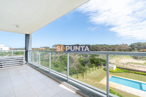 Imagen 9 de 28 de Apartamento De Tres Dormitorios En Suite En Venta Con Vista El Mar En Primera Línea Playa Brava