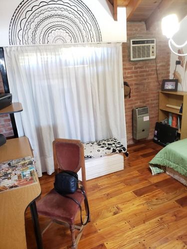 Venta Barrio Naon Chalet De 5 Amb. C/cochera.