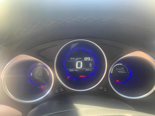 Imagen 5 de 14 de Citroën C4 Lounge 2016 1.6 Hdi 115 Feel Pack