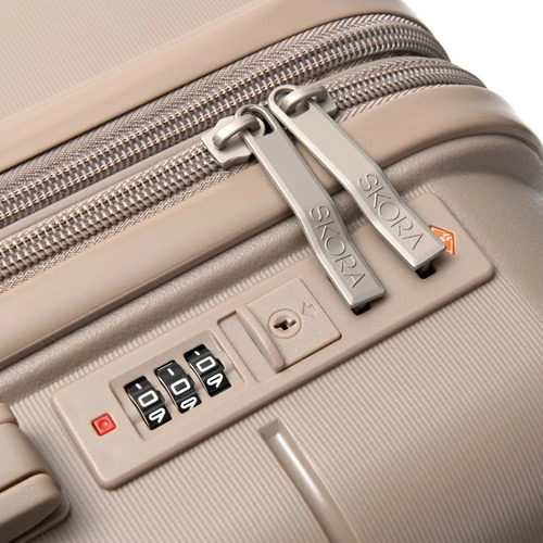 Set Valija Skora 20 Pulgadas Rígida Con Beauty Case 14 Pulgadas Color Beige Polipropileno Ruedas 360 Candado Tsa Asa Telescopica Fuelle Interno Liviana Elástica Forro Estampado Combo Viaje Cabina