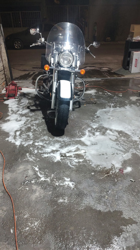 Colo Negro Con Blanco Llantas Cara Blanca Jalando Muy Bien