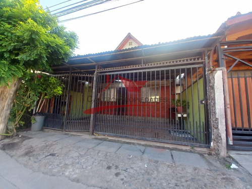 Casa De Dos Pisos Con 2 Dormitorios, 1 Baño, Quilicura