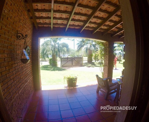 Muy Lindo Chalet De Tres Dormitorios-ref:873