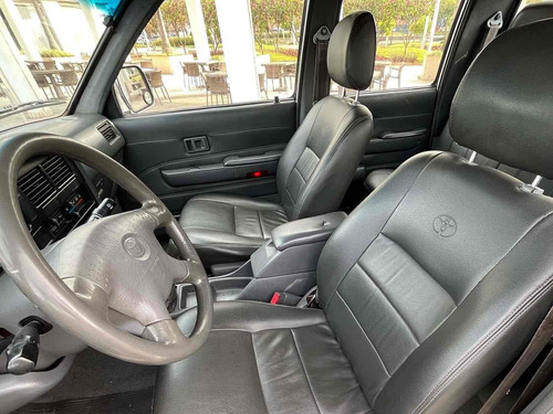 Toyota Hilux 3.0 SRV 4X2 CD 8V DIESEL 4P MANUAL