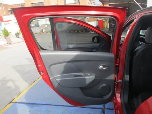 Renault Sandero Zen 1600cc Mt Aa