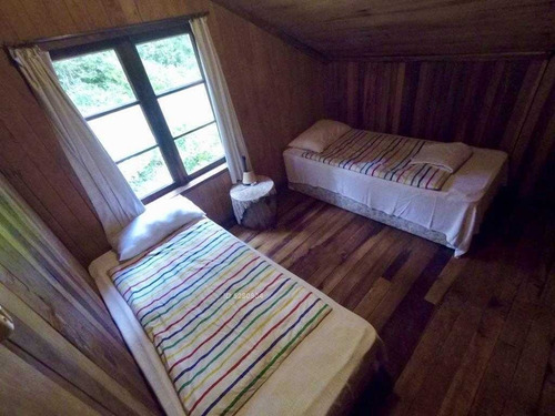 Hermosa Propiedad Con Casa De Madera Nativa Estilo Alpes