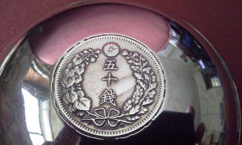 Imagem 4 de 5 de Par De Cinzeiros De Prata Com Moedas Antigas