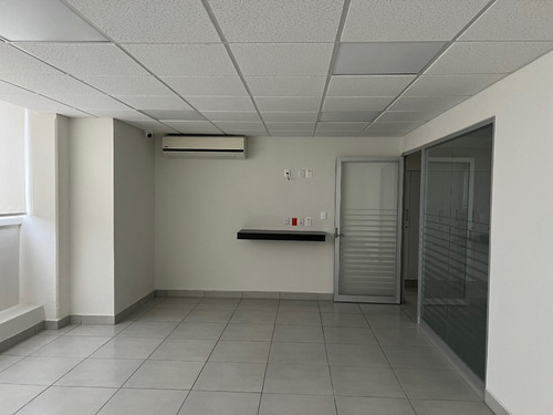Se Renta Oficina *nueva* De 360 M2 En Edificio Torres Gemelas