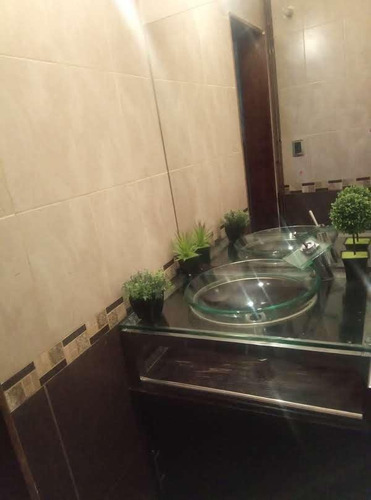 Casa - Pocitos- Venta- 6 Dormitorios- Parrillero- Lavadero- Patio- 6 Baños- Excelente Ubicación.