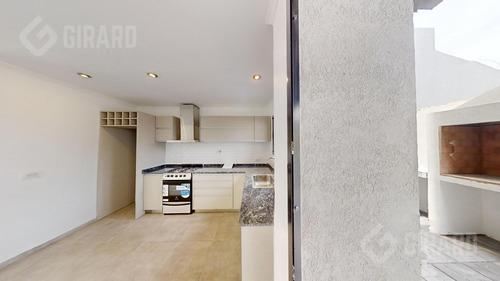 Triplex De 4 Ambientes A Estrenar En Villa Primera, Parrilla Y Patio