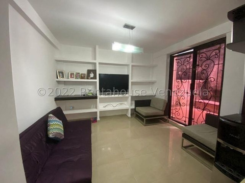 Imagen 6 de 22 de Julio Latouche Vende Hermoso Townhouse En Lomas Del Este Valencia 23-9286