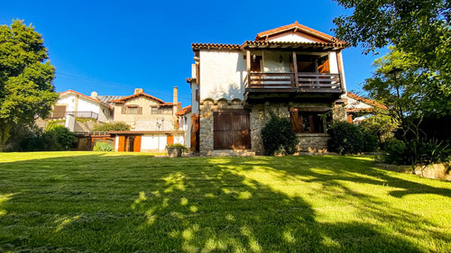 Chalet En Venta En El Barrio Stella Maris, Mar Del Plata