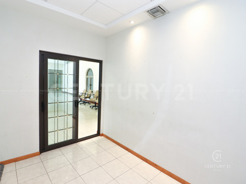 Oficina En Renta En Residencial Cumbres