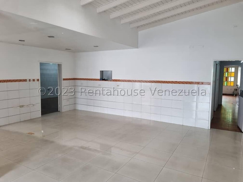 Local Comercial En Venta En Nueva Segovia Barquisimeto Lara -- %%m-c-t%% Cod. 24 Guion 3 7 5 9