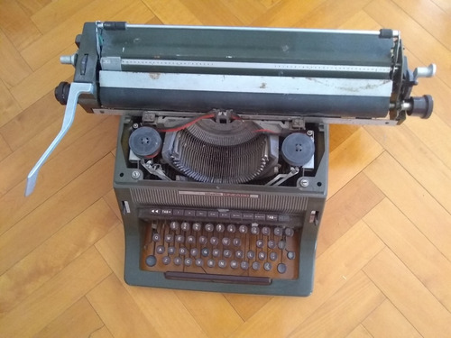 Máquina De Escribir Olivetti Línea 88 Usada (Usado)