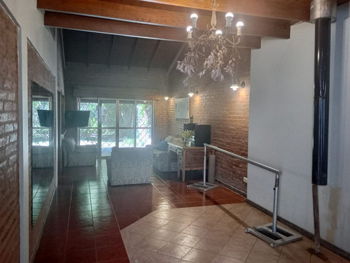 Casa 6 Ambientes, Fondo Libre. Apta Credito