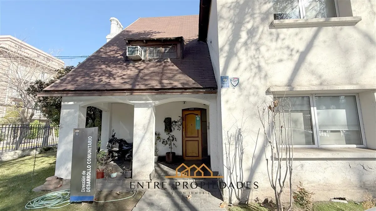 Imagen 3 de 25 de Casa Comercial En Venta De 9 Dorm. En Providencia