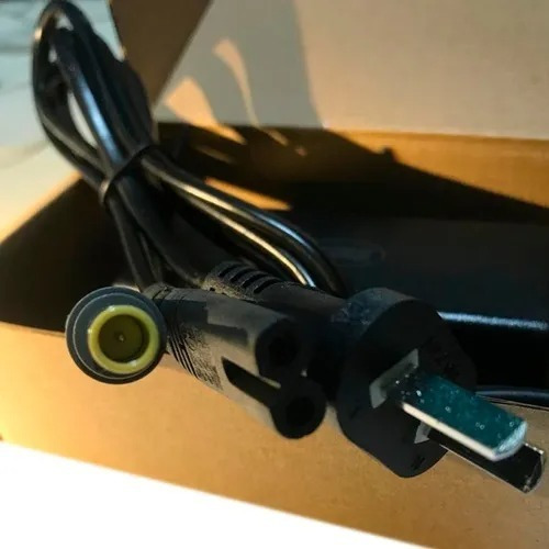 Imagen 4 de 10 de Cargador Notebook Universal 65w 3.25a 20v Pin 7.9x5.0mm