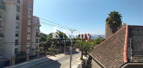 Casa En Venta De 4 Dorm. En Viña Del Mar