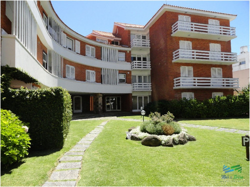 Apartamento En Peninsula, 3 Dormitorios *