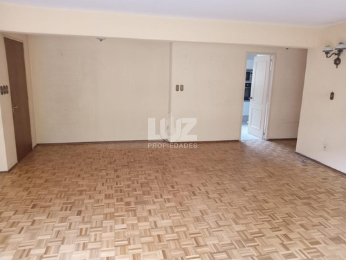 Importante Apartamento De Estilo Se Vende En Pocitos !!!