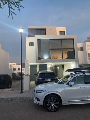 Estrena Casa Premium En Pedregal De Schoesntatt Y Vive Con C