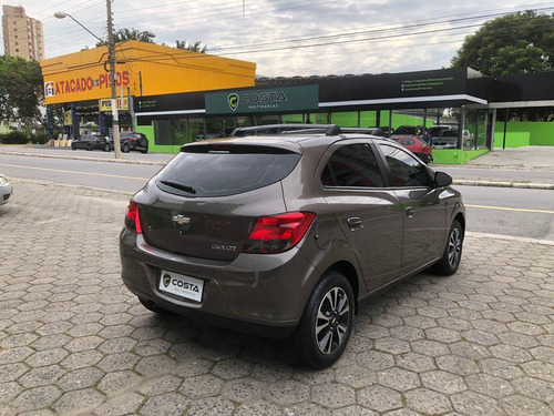 Imagem 8 de 15 de Chevrolet Onix Hatch Ltz 1.4 8v Flexpower 5p