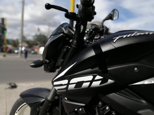 Pulsar Ns 200 Fi Bajaj