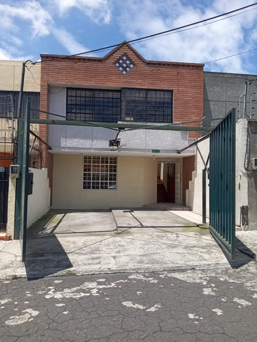 Imagen 1 de 14 de Vendo Acogedora Casa A Desnivel - Supermaxi Plaza Norte