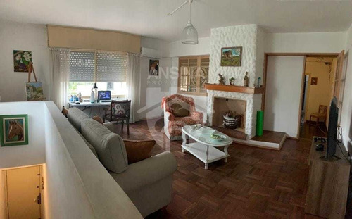 Venta Casa Malvin 2 Viviendas 4 + 2 Dormitorios Parrillero