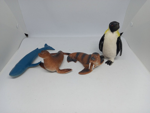 Set 4 Figuras Animal Mar Pinguino Morza Ballena 15cm Juguete