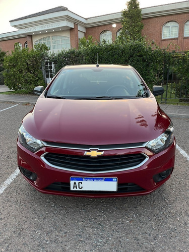 Imagen 2 de 12 de Chevrolet Onix 1.4 Lt L/17 2018
