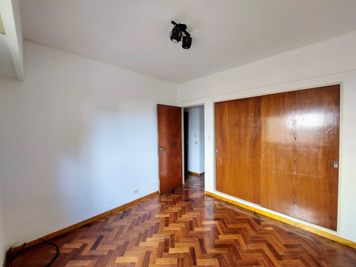 Departamento En Alquiler Con Cochera En Flores