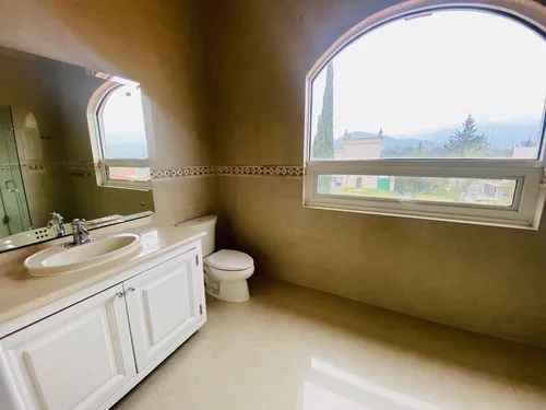 Espectacular Casa En Venta En Interlomas En Cerrada Con Vigilancia