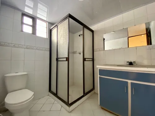 Casa-local En Arriendo En Medellín - Los Colores Cod 64109