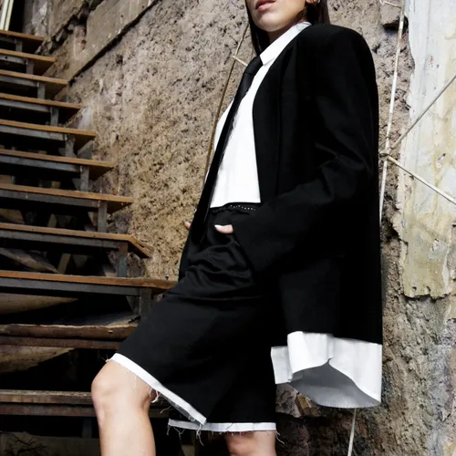 Bermuda Sastre Oversize Con Detalles Camiseros Color Negro