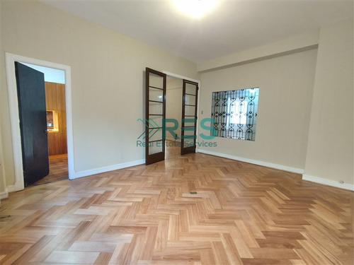 Departamento En Arriendo En Santiago, Metro Santa Lucía