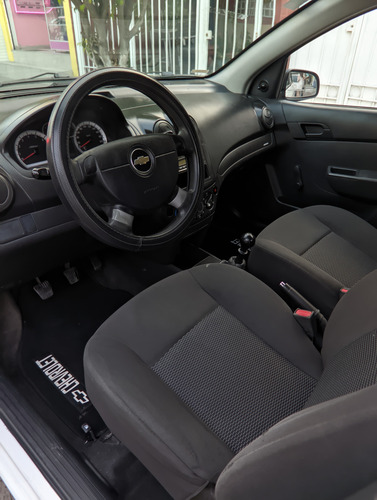 Aveo Mod. 2015 Std. Seguros Eléctricos Clima.