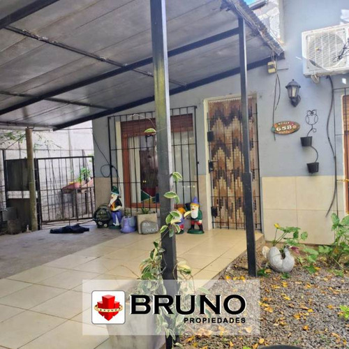 Casa En Venta En Agustin Ferrari