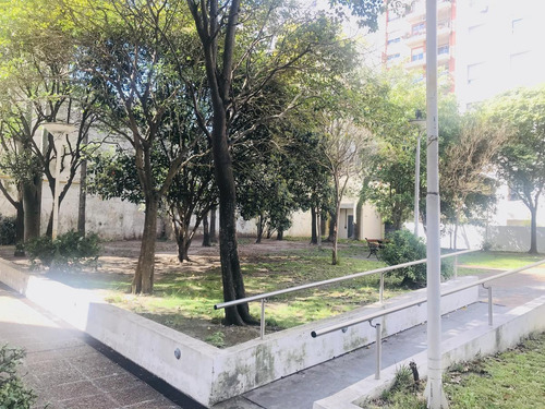 Venta- Departamento De 3 Ambientes Con Toilette- Trelles Y Franklin- Plaza Irlanda