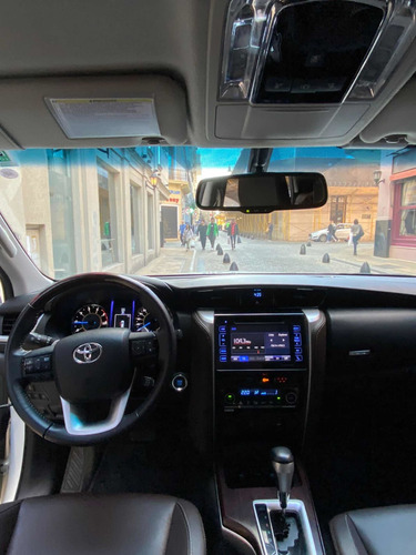 Imagen 6 de 25 de Toyota Sw4 2018 2.8 Srx 177cv 4x4 7as At Automatica Lucsc
