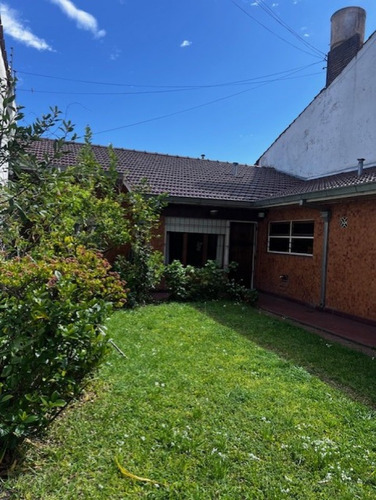 Venta Chalet Desarrollado En Una Sola Planta, Con Parque Y Patio, Zona Nueva Pompeya, A 7 Cuadras Del Mar